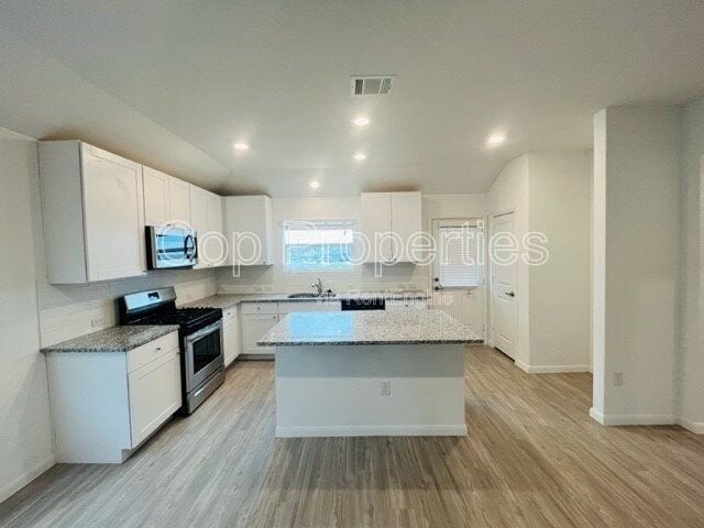 Photo - 742 Haas Wy