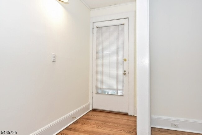 Photo - 220 Feronia Wy