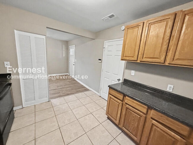 Photo - 252 Meadowdale Ave