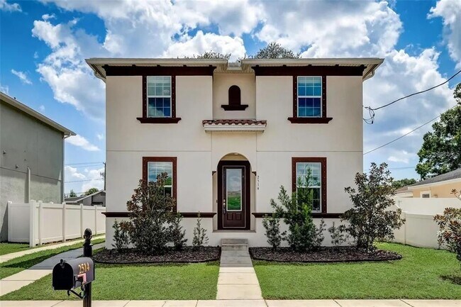 Building Photo - 2514 W Douglas St