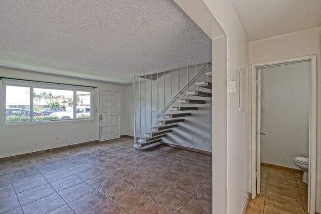 Photo - 2016 Nelson Ave Unit B