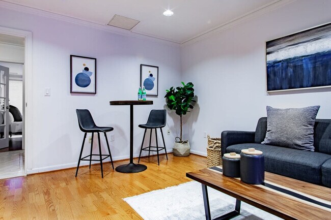 Photo - 1020 16th St NW Unidad ID1238462P