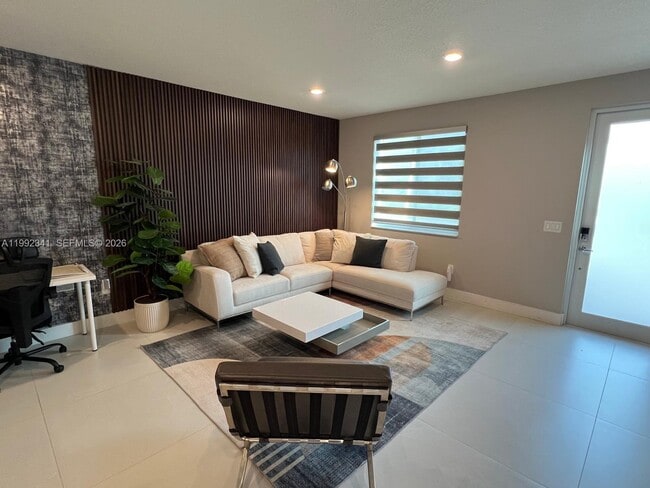 Photo - 10355 NW 66th St