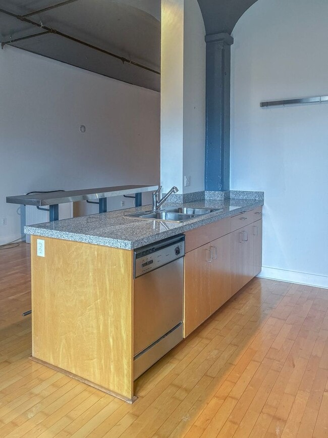 Photo - North Block Studio Available Now !! Unit 203