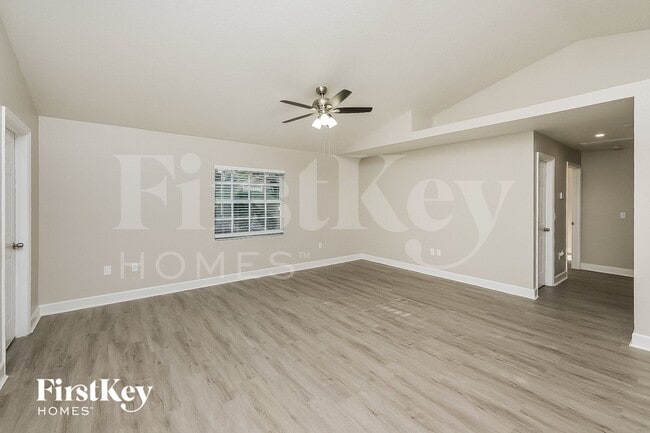 Photo - 5322 Plum Ave