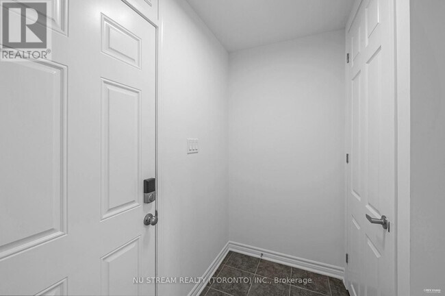 Photo - 3034 Merrick Rd