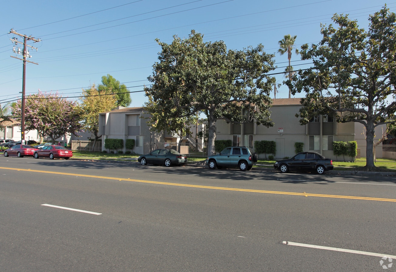 Photo - Hawaiian Gardens Apartments