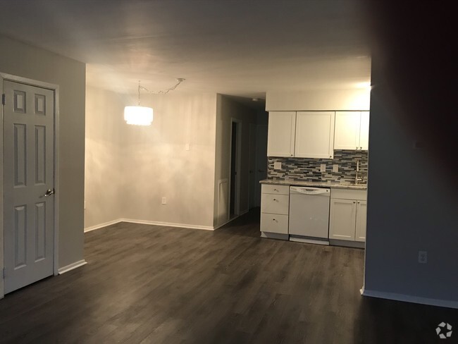 Building Photo - 4614 Silverwood St Unit 1st Floor Rental