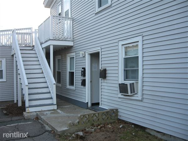 Building Photo - 30 School St Unit 1