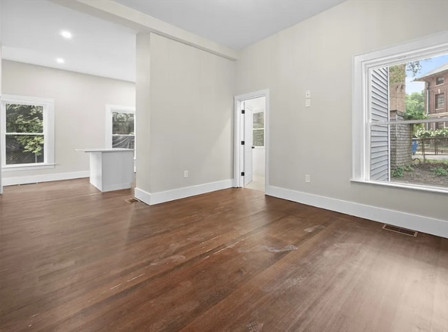 Photo - 238 Norfolk St Unit 1