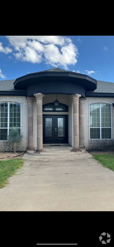 Building Photo - 420 W Palm Dr Rental