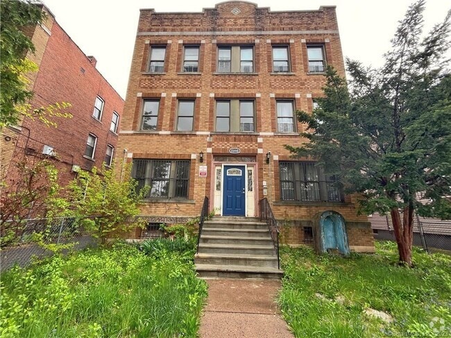 Building Photo - 88 Clark St Unit 3 Rental