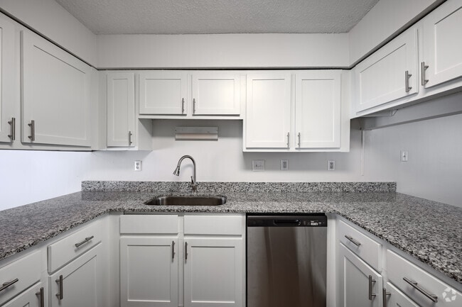 Cultivate - 2BR, 2BA - Kitchen