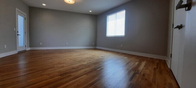 Photo - 490 W Trinity Ln