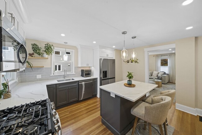 Building Photo - 57 Cook St Unit 1