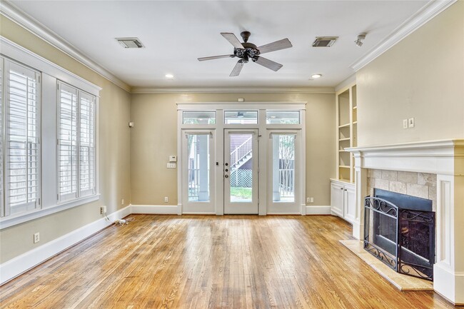 Photo - 632 W 17th St