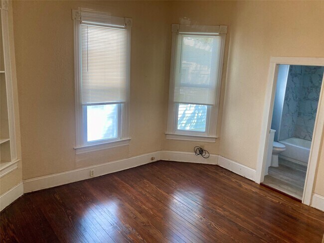 Photo - 3523 Avenue L Unidad Front