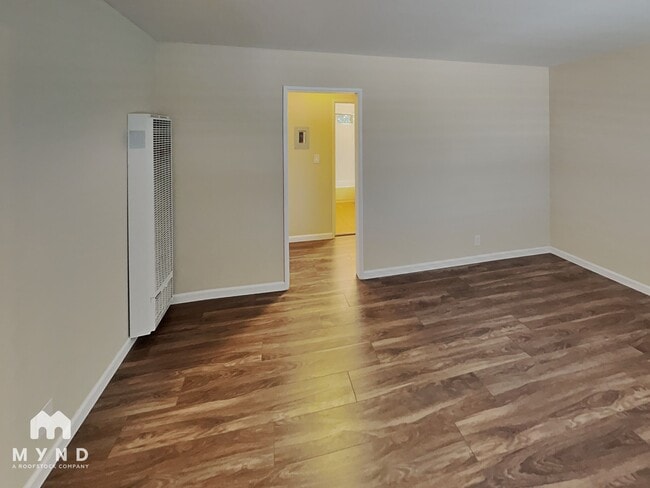 2392 Sutter Ave Unit 11