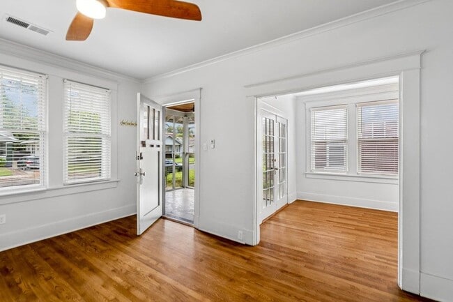 Photo - 2095 Washington Ave
