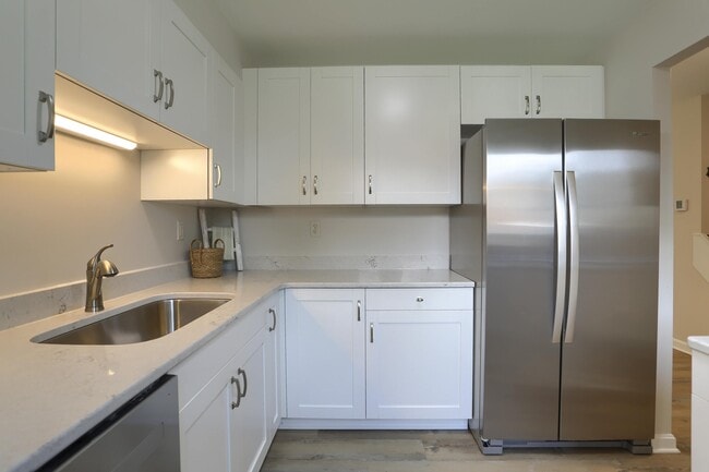Briarcrest Gardens Townhomes & Apartments