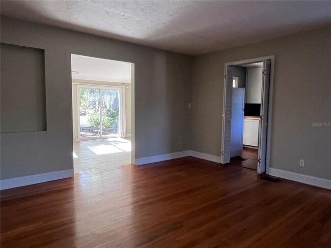 Photo - 12 S University Cir