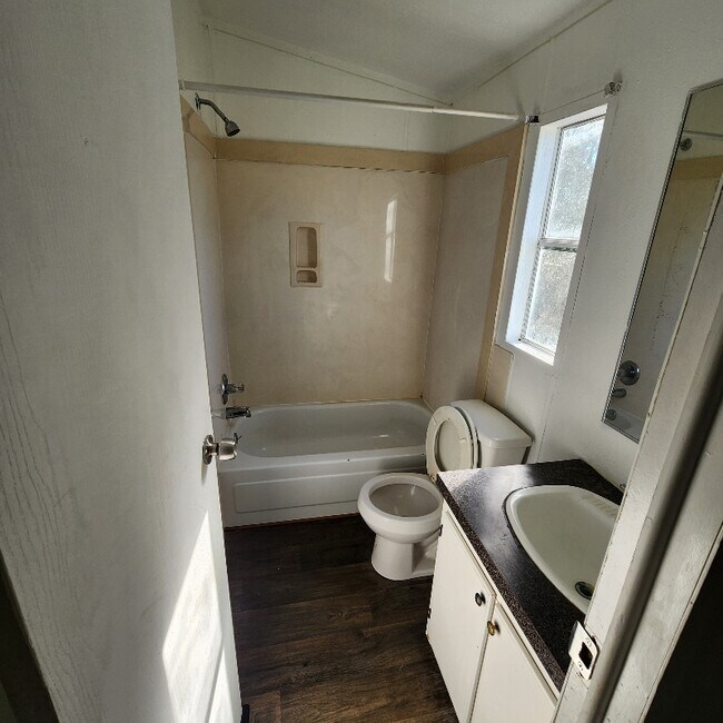 Photo - 15275 Country W Dr