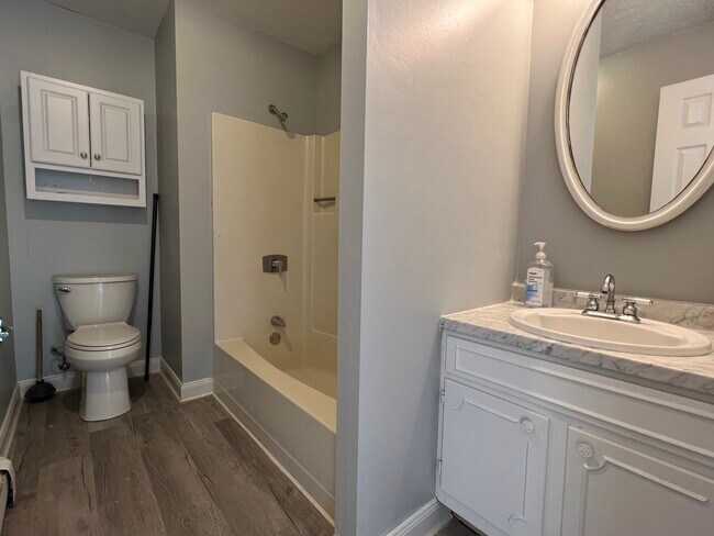 Photo - 15 Fairmor Dr