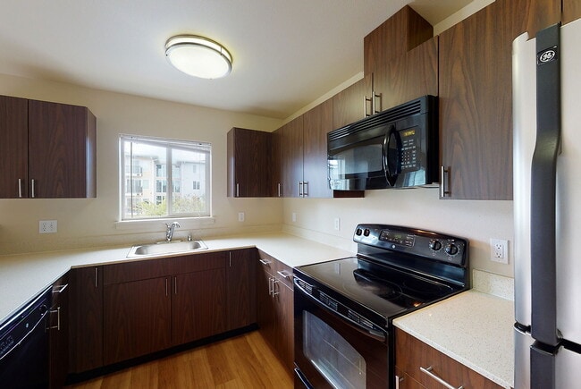 Photo - Woodland Commons