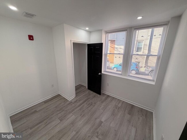 Photo - 1621 N 33rd St Unit 1