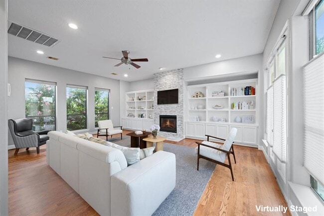 Photo - 2406 Dorrington St Unidad D Rental