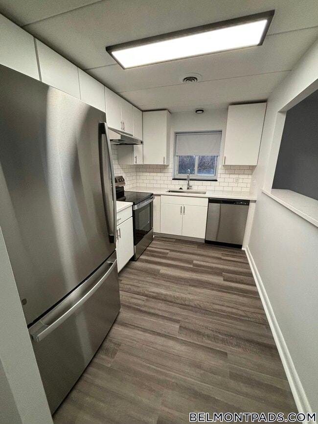 Building Photo - 51 Hill Rd