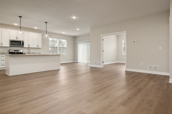 Photo - 5731 Willow Creek Ln