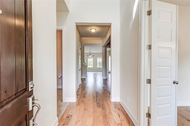 Photo - 345 Fort Cobb Way