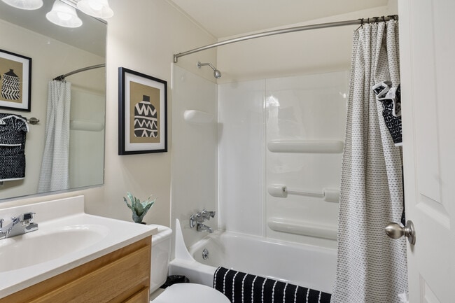 Shadeland Terrace Townhomes w/Full Basements