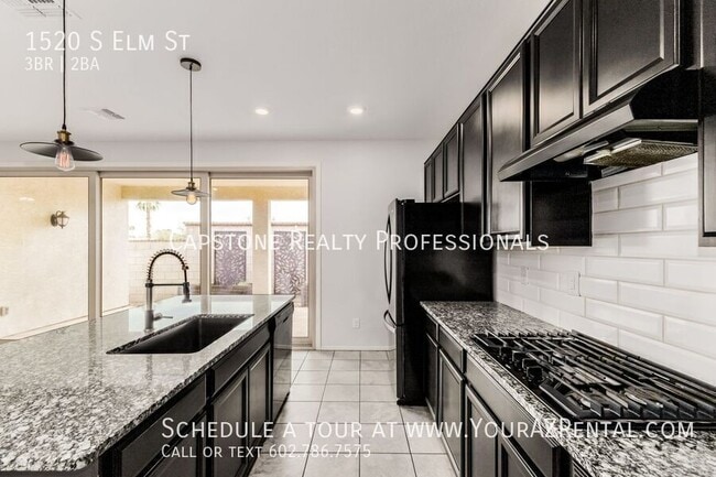 Photo - 1520 S Elm St