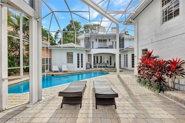 Photo - 255 2nd Ave N