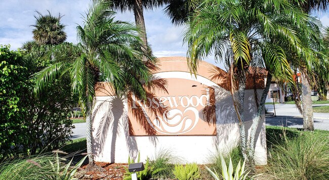 Photo - 9861 Three Lakes Cir