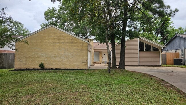 Building Photo - 10022 Windriver Dr Rental