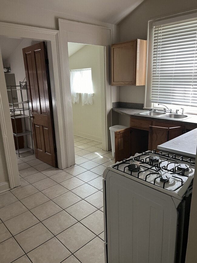 Photo - 713 Evelina St