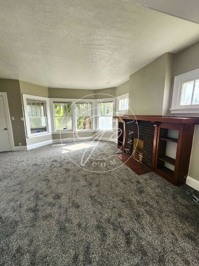 Photo - 2 bedroom Upper unit- over 1200 sq feet! P... Unit 2