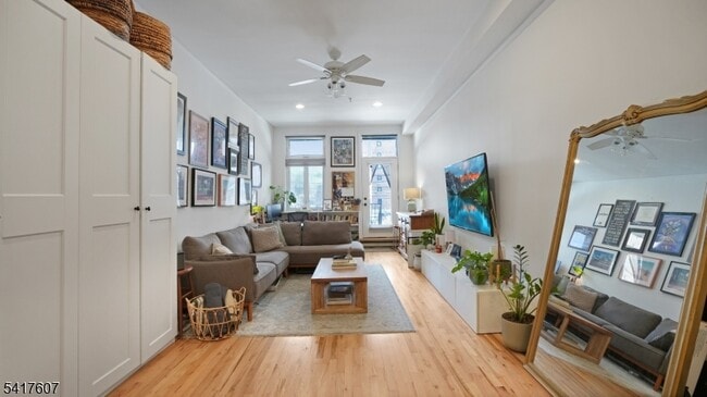 Building Photo - 228 Monroe St Unit 1N