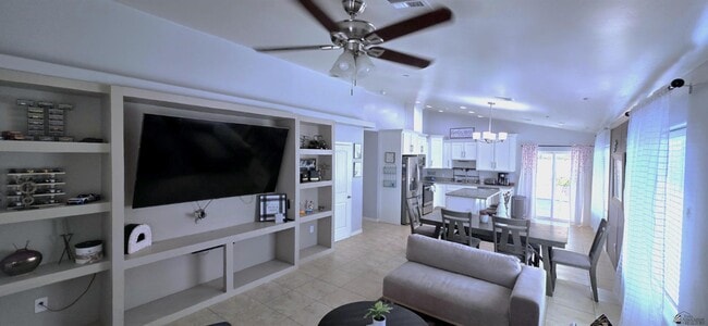 Photo - 624 S Vaughn Ave