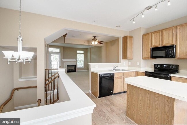 Photo - 586 Eisenhower Dr