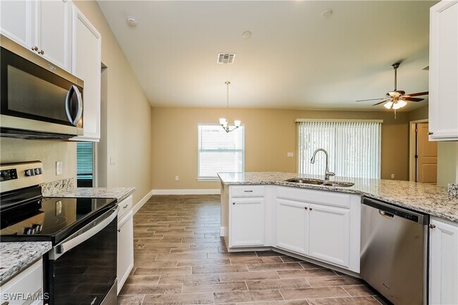 Photo - 2903 8th St W