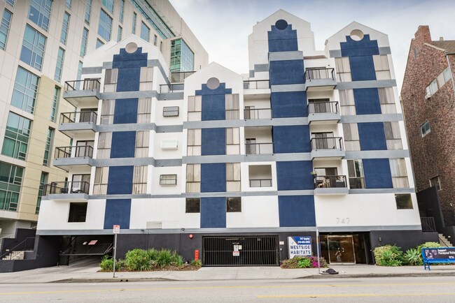 Building Photo - 747 Gayley Ave Rental