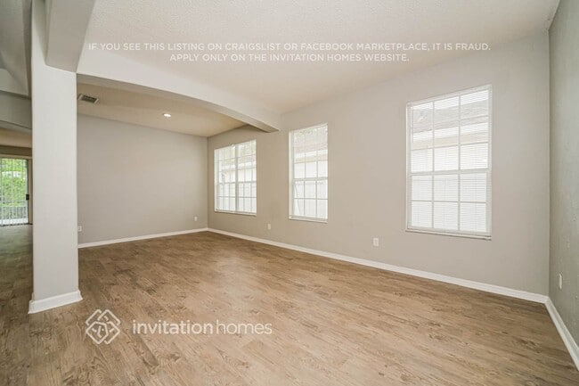 Photo - 1952 Bridgeview Cir