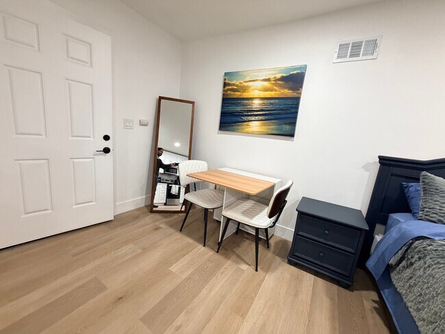 Photo - 2941 Adriatic Ave