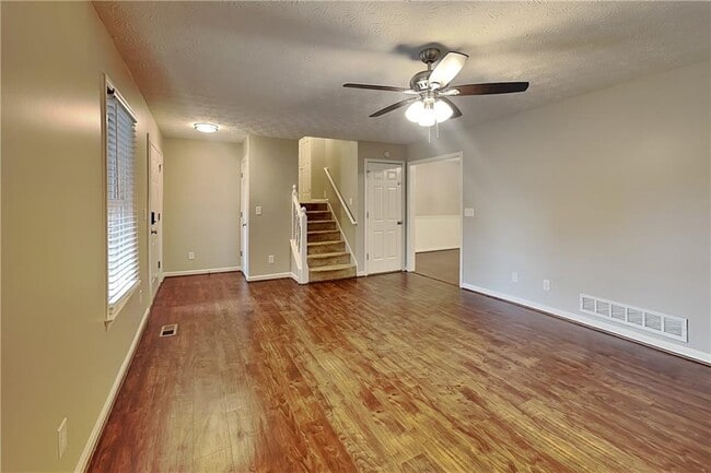 Photo - 600 Glendale Forest Dr