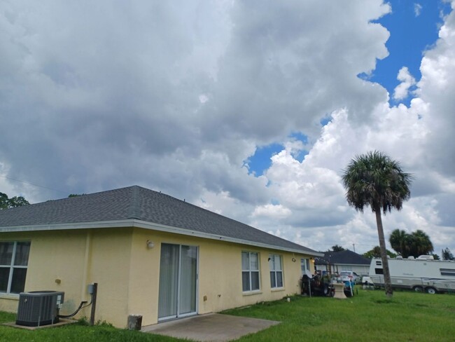 Photo - 205 Schoolside Dr Apartment Unit 205 Schoolside Drive B