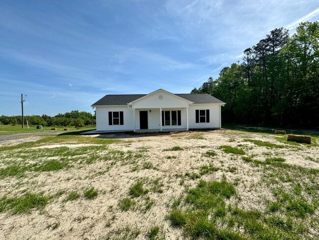Photo - Brand New Spacious 3 Bedroom, 2 Bathroom H...